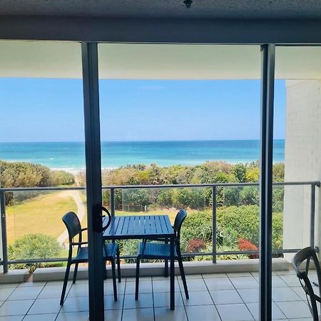 Ocean Bliss - Top Floor Beachfront Studio With Amazing Views ! Marcoola Exterior photo