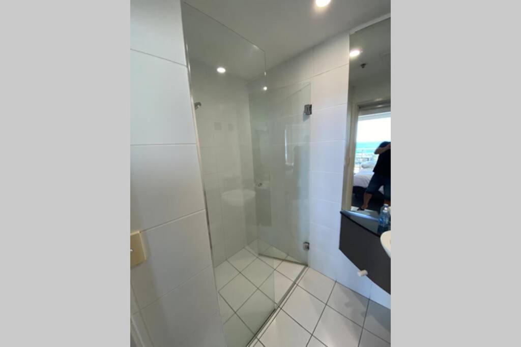 Ocean Bliss - Top Floor Beachfront Studio With Amazing Views ! Marcoola Exterior photo