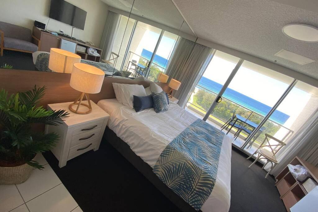 Ocean Bliss - Top Floor Beachfront Studio With Amazing Views ! Marcoola Exterior photo