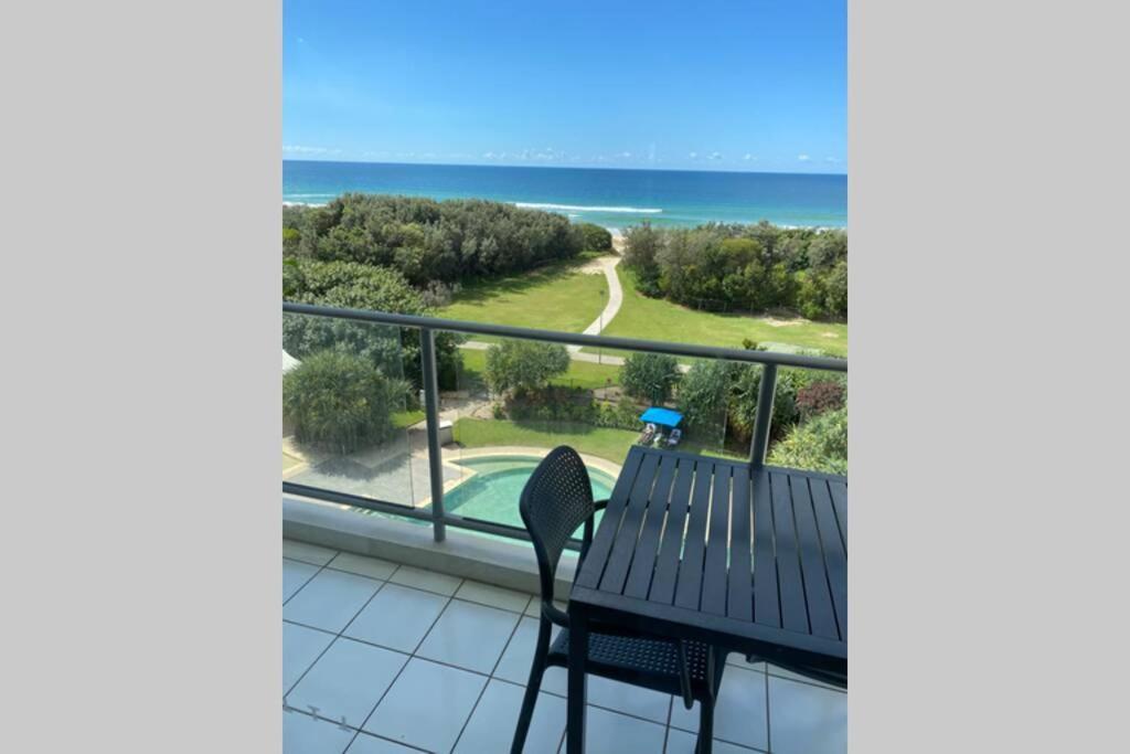Ocean Bliss - Top Floor Beachfront Studio With Amazing Views ! Marcoola Exterior photo